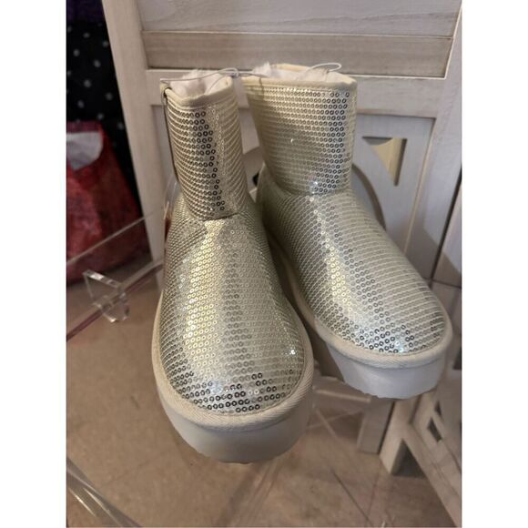 Juicy Couture platino o’clock tan gold sequin bling ugg boots 8.5 nwt - Picture 3 of 7